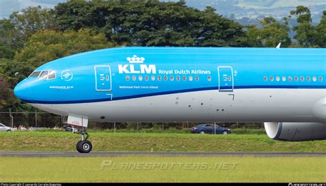 boeing 777-300er track|PH.